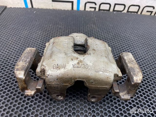 Суппорт передний правый Land Rover Range Rover 3