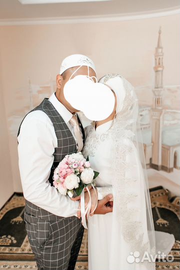 Платье, платок и фата на никах