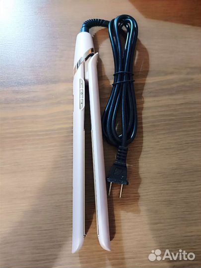 Новый выпрямитель-плойка для волос