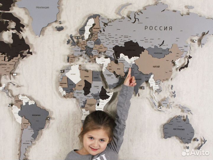 Карта мира из дерева на стену