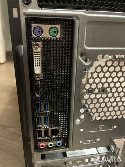 Материнская плата с процессором AMD Ryzen 5 1600