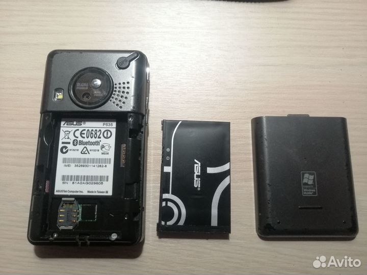 Смартфон asus P535
