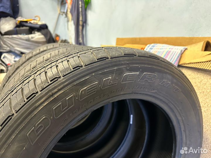 Bridgestone Dueler H/T 843 215/60 R17