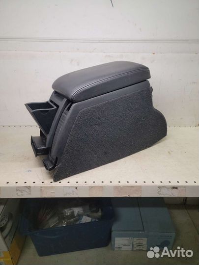 Подлокотник Skoda Superb 2002-2008