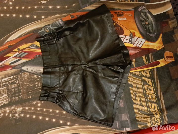 Кожаные шорты 26