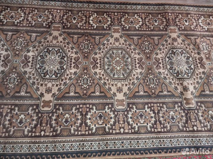 Ковер шерстяной