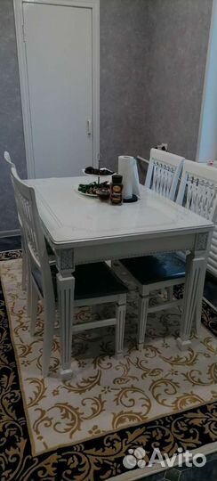 Кухонный стол