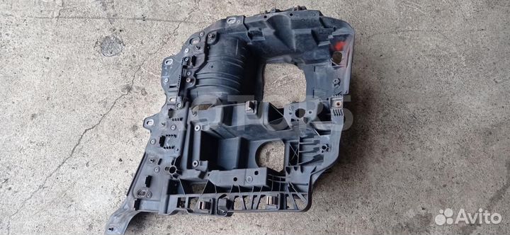 Крепление фары (кронштейн фары) левой MAN TGX 2015