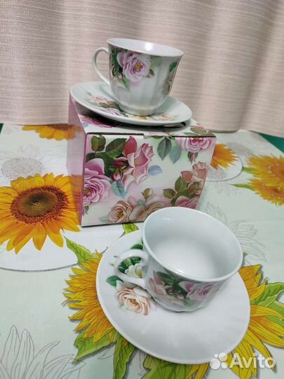 Набор чашек с блюдцами. Новый