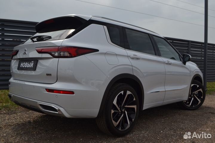 Mitsubishi Outlander, 2023