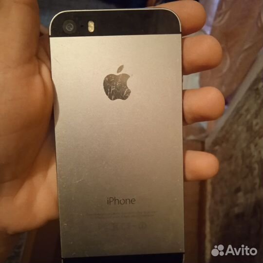 Телефон iPhone 5s