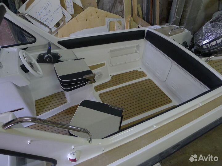 Катер каютный Фишроуд (Fishroad) 530 HT