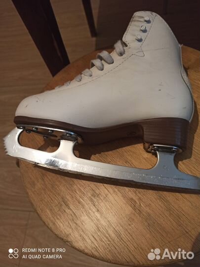 Фигурные коньки graf