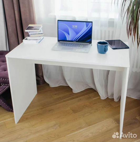 Письменный стол белый