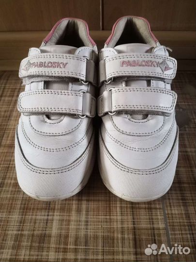 Кроссовки для девочки