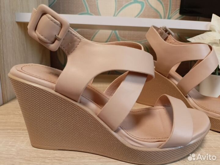 Босоножки Taccardi 35 размер