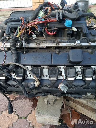 Двигатель М54b25