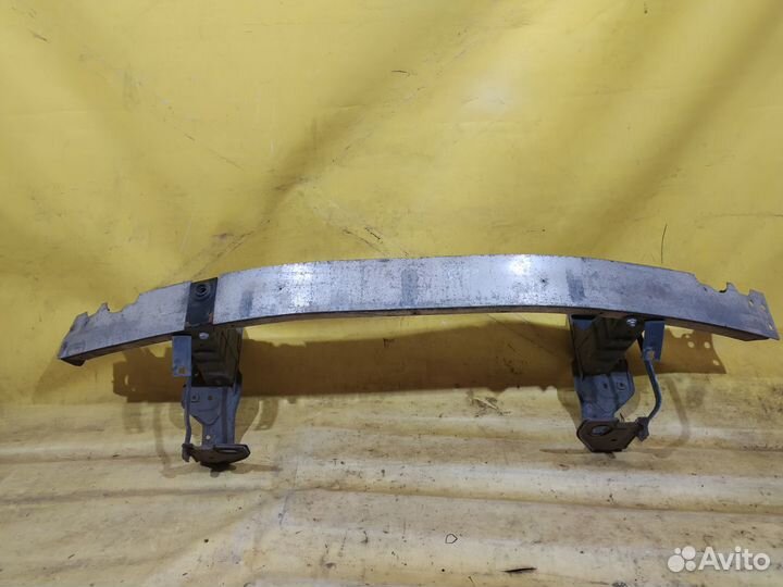 Усилитель переднего бампера Mercedes W203