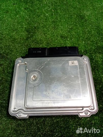 Блок управления двигателем Volkswagen Golf 6 cavd