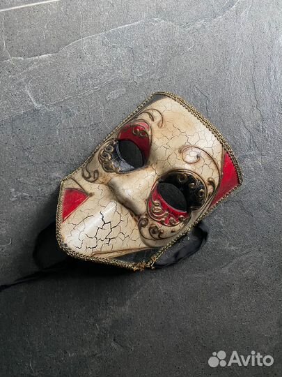 Венецианская маска