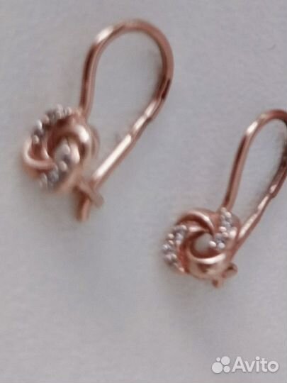 Золотые серьги