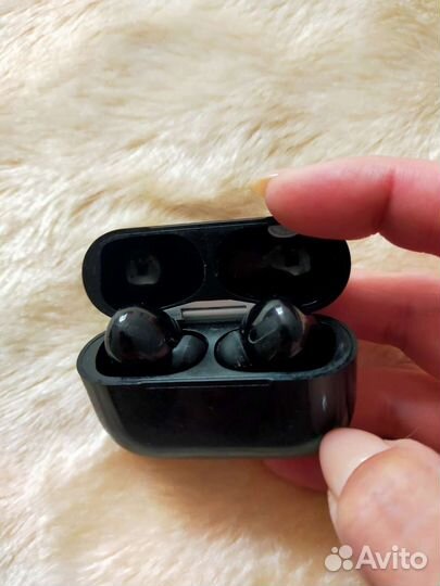 Беспроводные наушники apple airpods