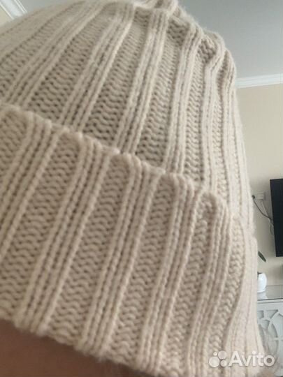 Шапка на девочку и шапка унисекс