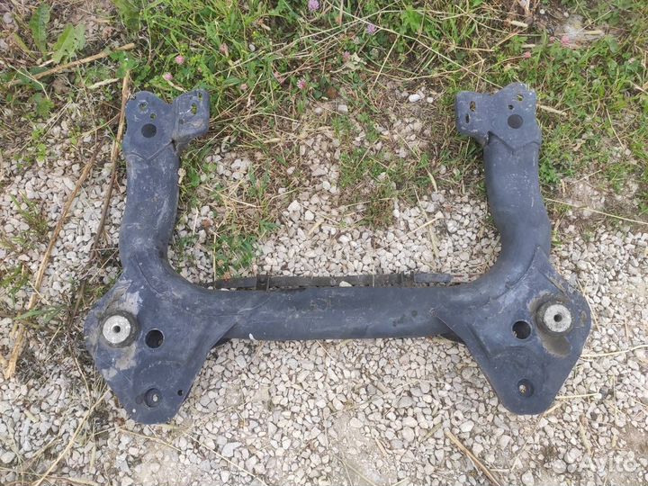 Подрамник передний Audi 100 C4