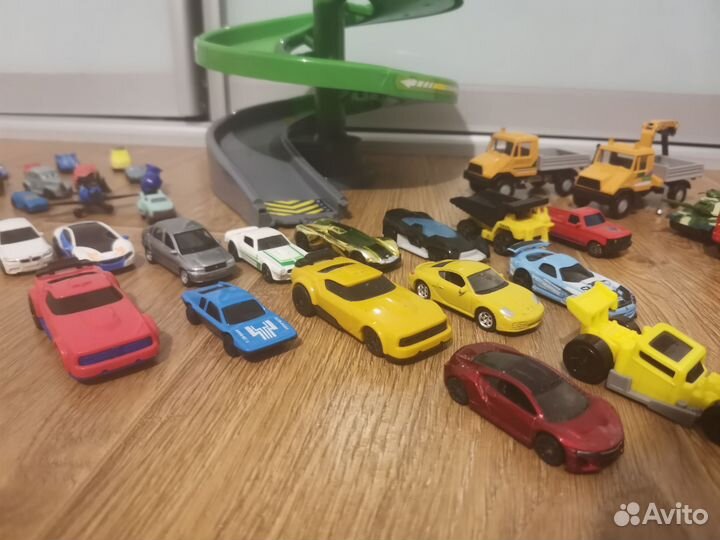 Машинки с парковкой