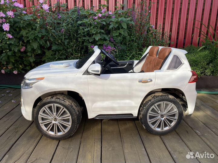 Детский электромобиль бу Lexus LX570