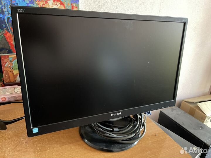 Монитор Philips 223v5L