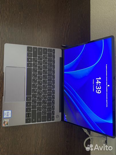 Ультра тонкий ноутбук