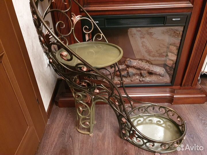 Напольная подставка кованая для цветов 