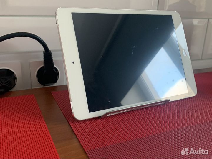 iPad mini 2 на 32g sim
