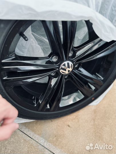 R17 Kumho I'Zen KW31 225/45, PCD 5x112 DIA 57.1