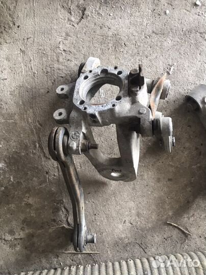 Кулак,цапфа задний бмв Х5 е53