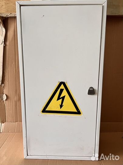 Шкаф распределительный 68х35х17