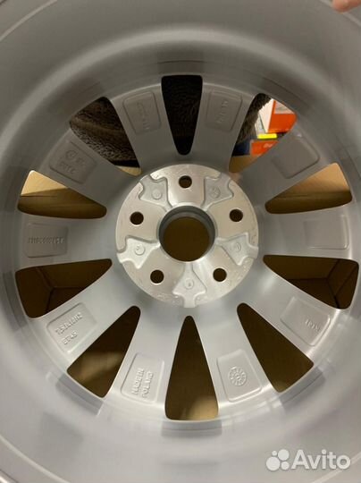 Литые диски оригинальны R18 VW Multivan T6