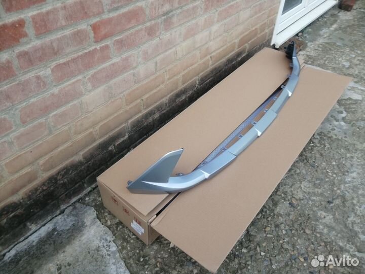 Накладка на передний бампер Toyota C-HR 2021-2023