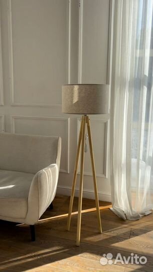 Напольный торшер тренога новый
