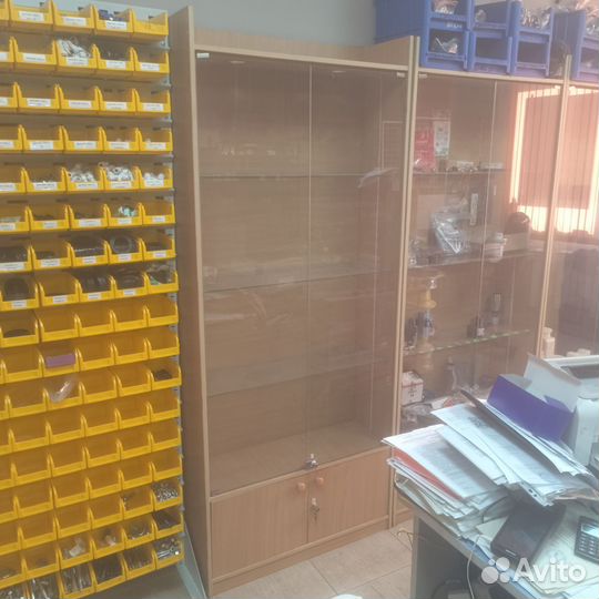 Стеклянная витрина