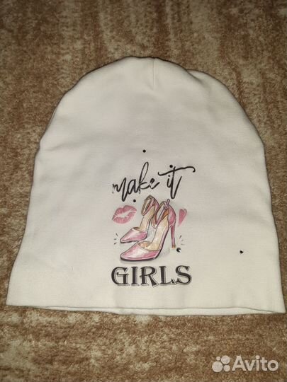 Шапки (46-50), варежки на девочку 4-5 лет