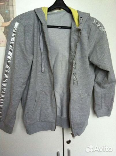 Спортивная кофта