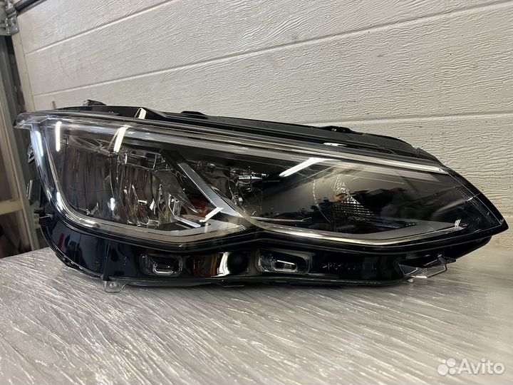 Нывые фары Volkswagen Golf 8 LED