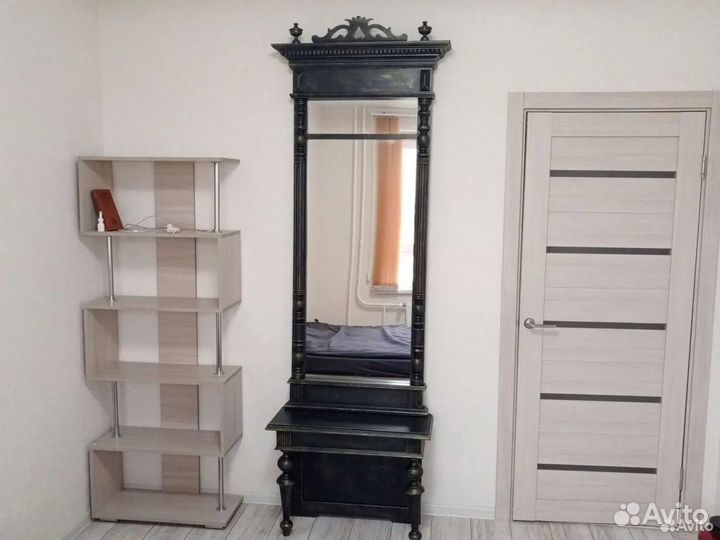 Старинное зеркало