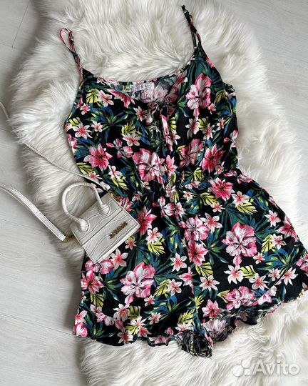Комбинезон в цветочек с шортами s/m