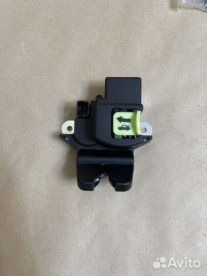 Замок багажника Hyundai Solaris 2 / Kia Rio 4