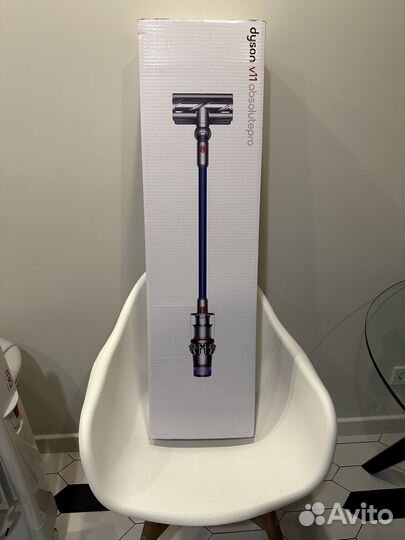 Коробка от Dyson v11 absolute pro