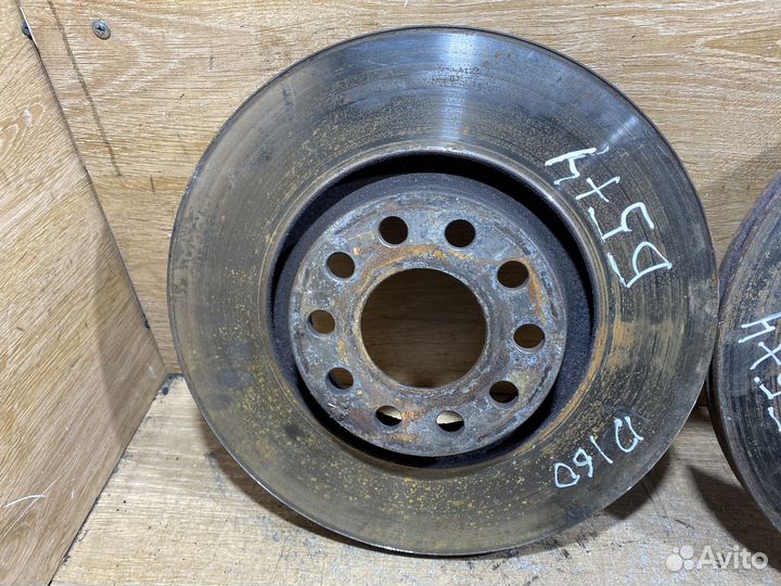 Комплект передних тормозных дисков Passat B5 D160