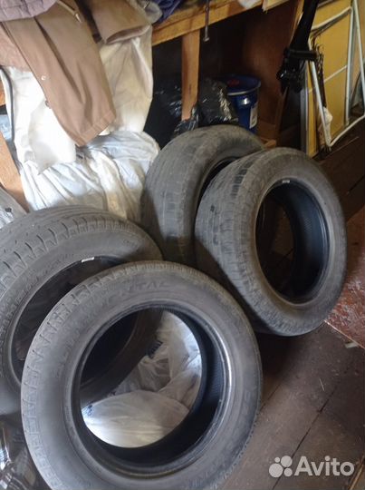 Продам шины бу рено дастер